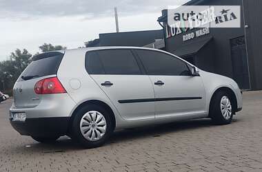 Хетчбек Volkswagen Golf 2004 в Дрогобичі