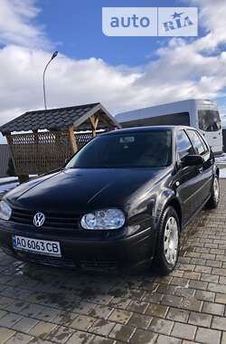 Хетчбек Volkswagen Golf 2000 в Іршаві