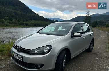 Хэтчбек Volkswagen Golf 2010 в 