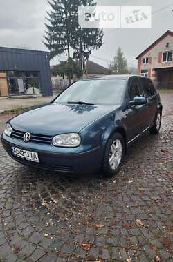 Хэтчбек Volkswagen Golf 2001 в Тячеве