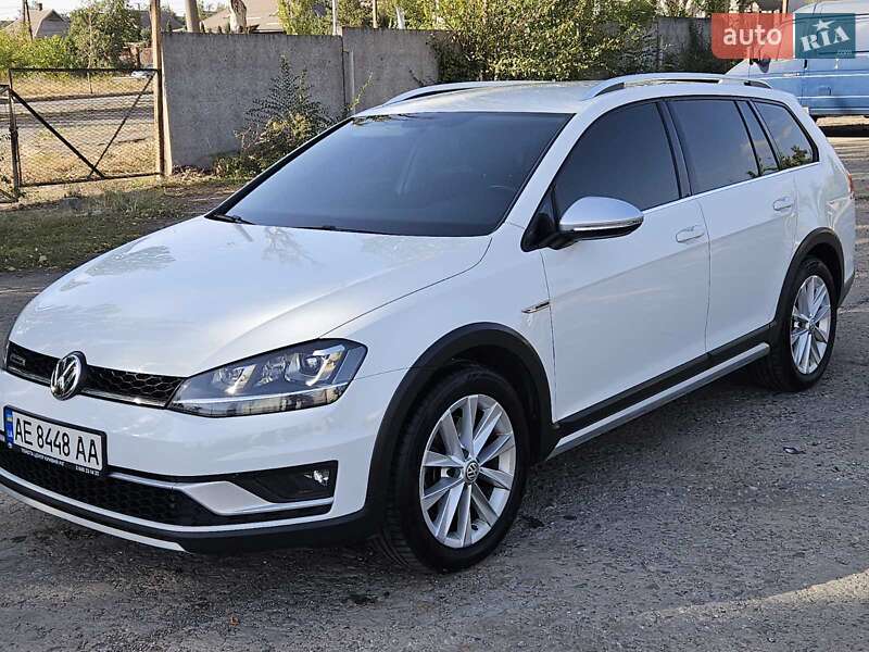 Універсал Volkswagen Golf 2016 в Кривому Розі