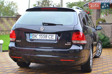 Универсал Volkswagen Golf 2011 в Сарнах