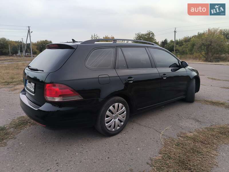 Универсал Volkswagen Golf 2011 в Полтаве