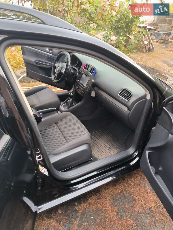 Универсал Volkswagen Golf 2011 в Полтаве