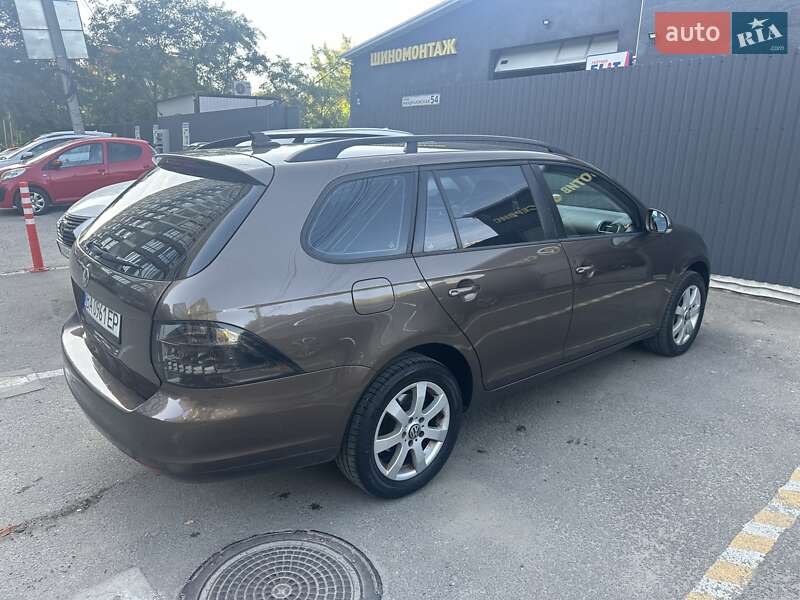 Универсал Volkswagen Golf 2011 в Днепре