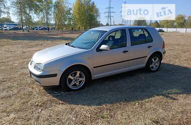 Хэтчбек Volkswagen Golf 2002 в Харькове