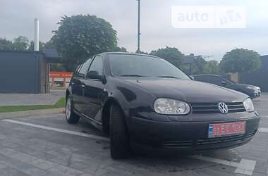 Хетчбек Volkswagen Golf 2002 в Луцьку