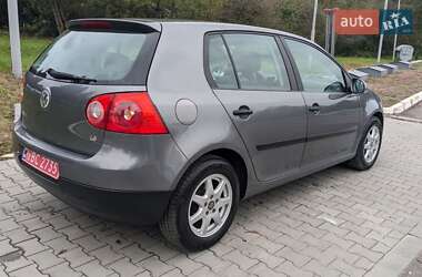 Хэтчбек Volkswagen Golf 2006 в Дубно