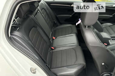 Хетчбек Volkswagen Golf 2013 в Києві