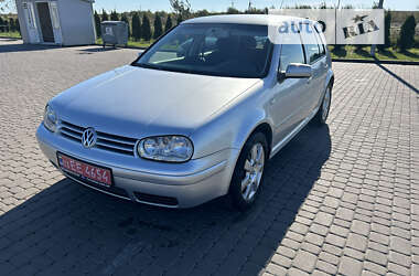 Хетчбек Volkswagen Golf 2003 в Городку