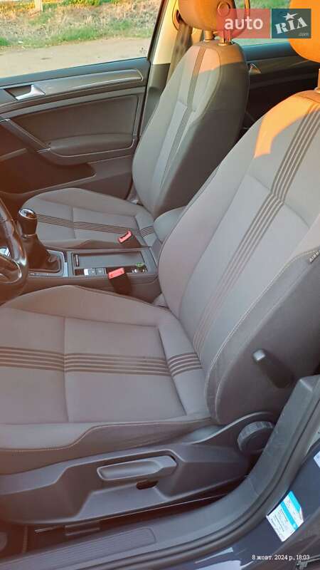 Універсал Volkswagen Golf 2016 в Тальному