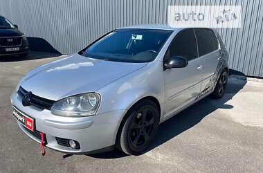 Хэтчбек Volkswagen Golf 2003 в Киеве