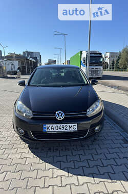 Хэтчбек Volkswagen Golf 2011 в Киеве