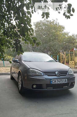 Хэтчбек Volkswagen Golf 2006 в Умани