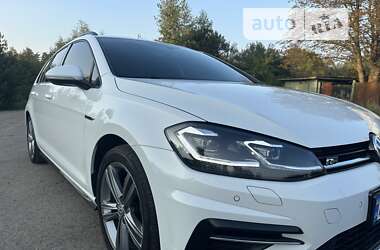 Універсал Volkswagen Golf 2019 в Дрогобичі