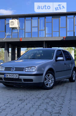 Хетчбек Volkswagen Golf 2001 в Рівному