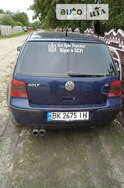 Фастбэк Volkswagen Golf 2001 в Ровно