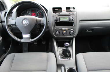 Хетчбек Volkswagen Golf 2009 в Києві