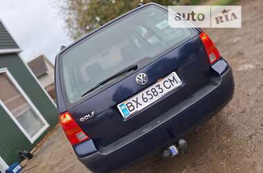 Универсал Volkswagen Golf 2003 в Черновцах