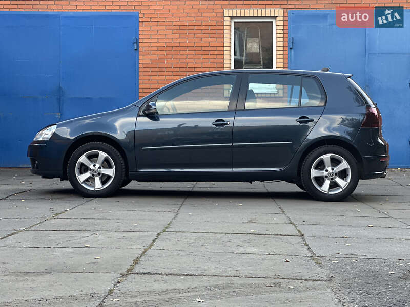 Хэтчбек Volkswagen Golf 2008 в Лубнах