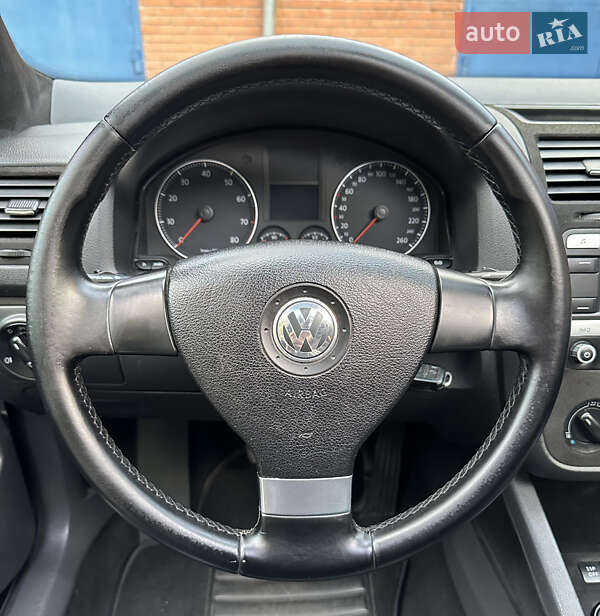 Хэтчбек Volkswagen Golf 2008 в Лубнах