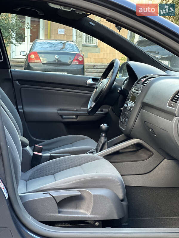 Хэтчбек Volkswagen Golf 2008 в Лубнах