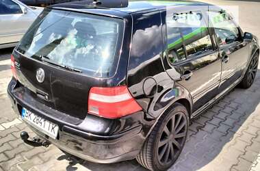 Хэтчбек Volkswagen Golf 2003 в Ровно