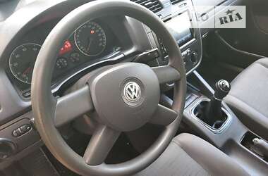 Хетчбек Volkswagen Golf 2004 в Хмельницькому