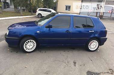 Хэтчбек Volkswagen Golf 1995 в Киеве