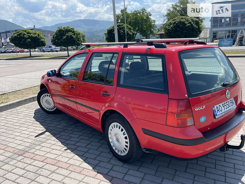 Універсал Volkswagen Golf 2000 в Тячеві