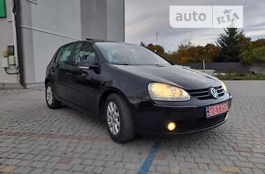 Хэтчбек Volkswagen Golf 2005 в Жовкве