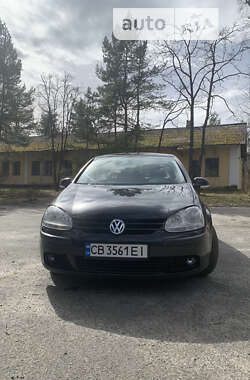 Хэтчбек Volkswagen Golf 2004 в Киеве