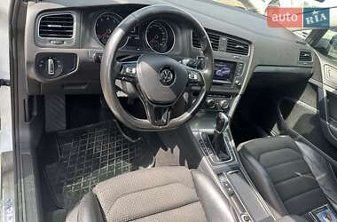 Хетчбек Volkswagen Golf 2013 в Чернівцях