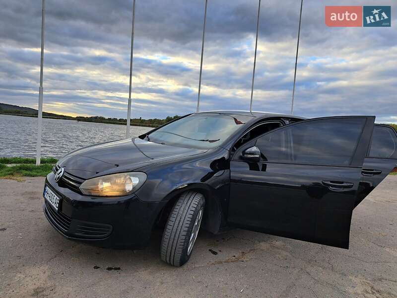 Хэтчбек Volkswagen Golf 2011 в Балте