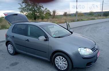 Хетчбек Volkswagen Golf 2005 в Запоріжжі