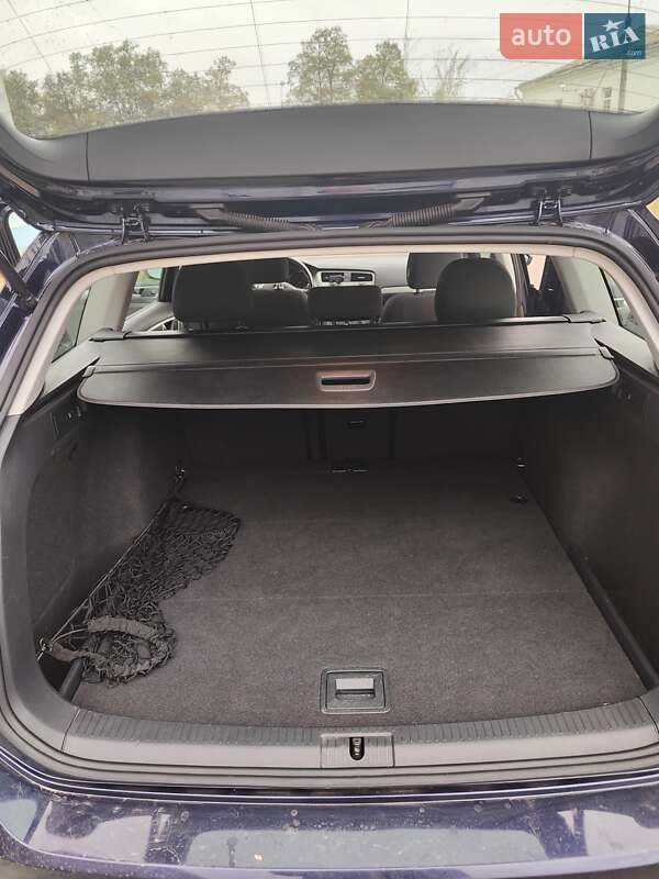 Універсал Volkswagen Golf 2016 в Сумах