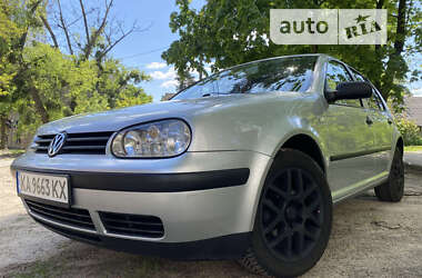 Хэтчбек Volkswagen Golf 2001 в Киеве