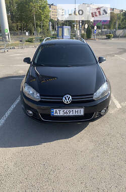 Універсал Volkswagen Golf 2010 в Івано-Франківську