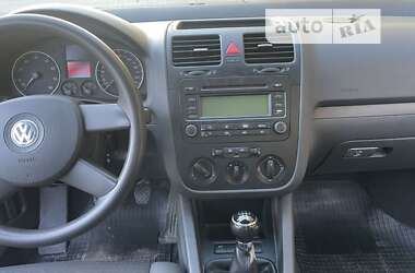 Хетчбек Volkswagen Golf 2005 в Луцьку