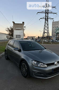 Хэтчбек Volkswagen Golf 2014 в Киеве