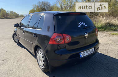 Хетчбек Volkswagen Golf 2005 в Дрогобичі