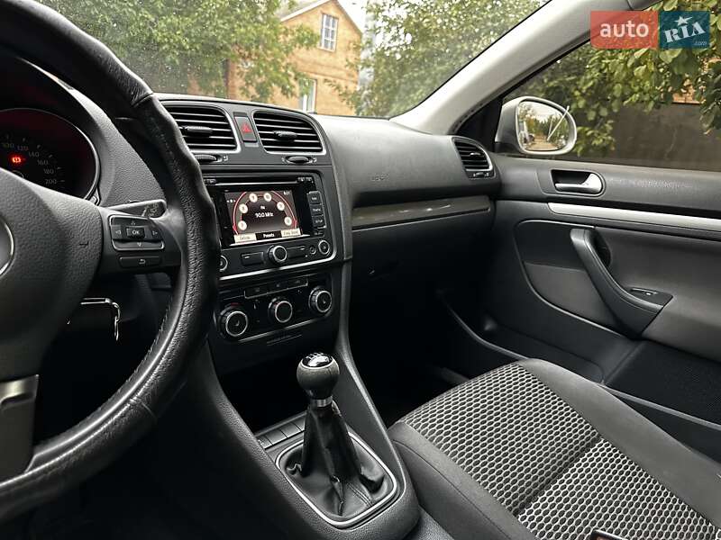 Универсал Volkswagen Golf 2010 в Кропивницком