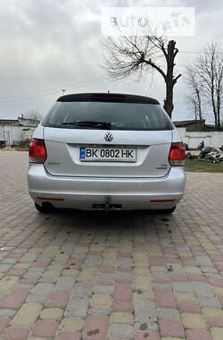 Универсал Volkswagen Golf 2010 в Костополе