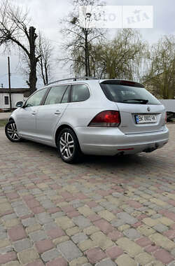 Универсал Volkswagen Golf 2010 в Костополе