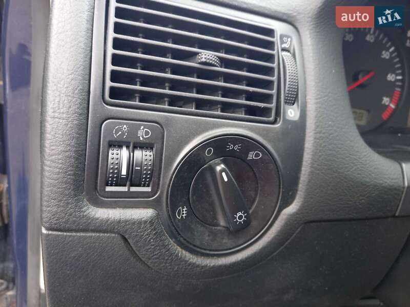 Універсал Volkswagen Golf 2001 в Черкасах