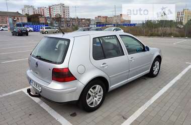 Хэтчбек Volkswagen Golf 2001 в Виннице