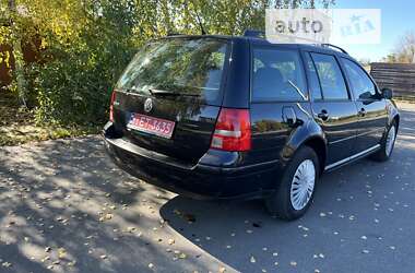 Універсал Volkswagen Golf 2003 в Рівному