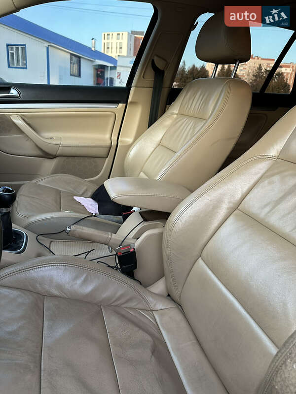 Універсал Volkswagen Golf 2008 в Івано-Франківську