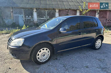 Хетчбек Volkswagen Golf 2005 в 
