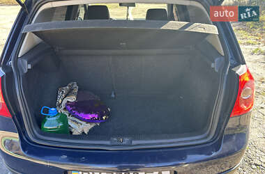 Хетчбек Volkswagen Golf 2005 в 